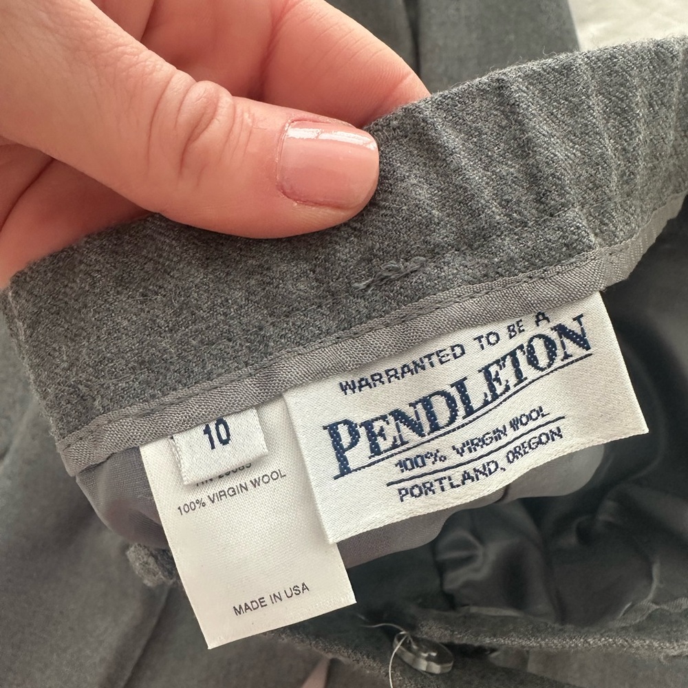 Pendleton Gray Wool Garment - Picture 2 of 4
